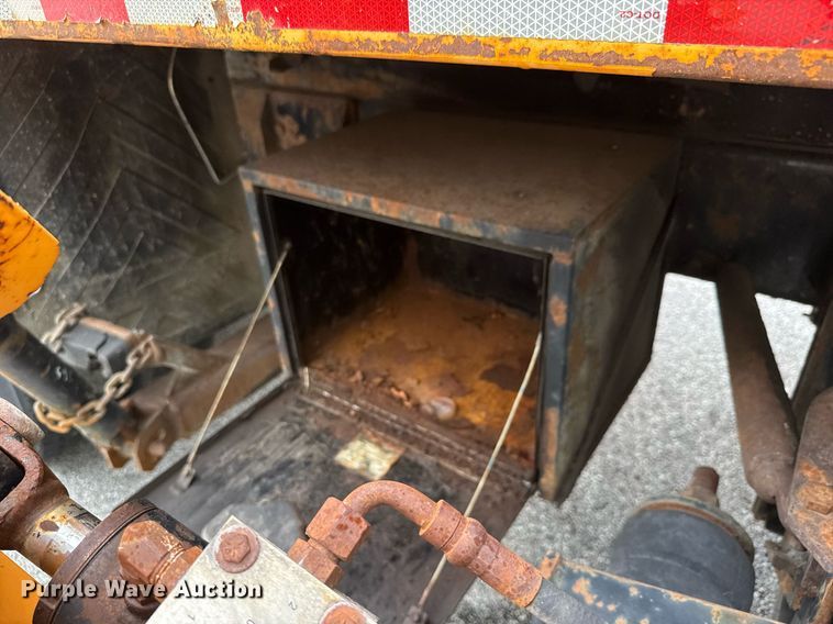 image for item DY0349 2010 International 7500  dump truck