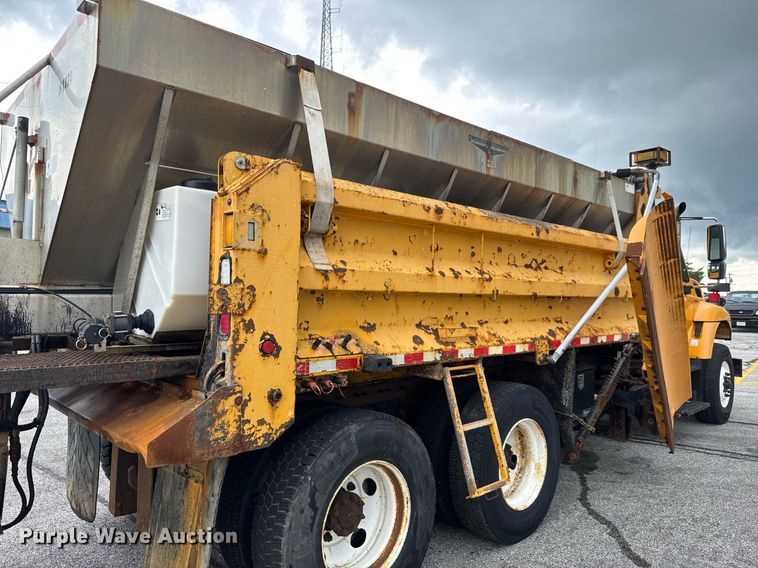 image for item DY0349 2010 International 7500  dump truck