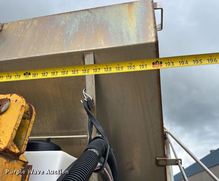 image for item DY0349 2010 International 7500  dump truck