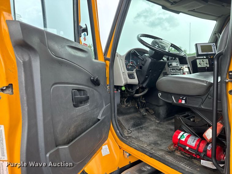 image for item DY0349 2010 International 7500  dump truck