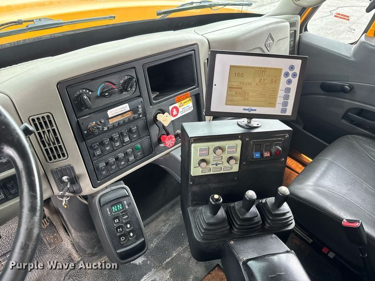 image for item DY0349 2010 International 7500  dump truck