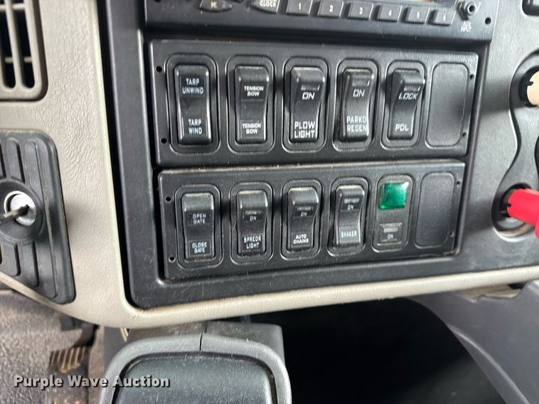 image for item DY0349 2010 International 7500  dump truck