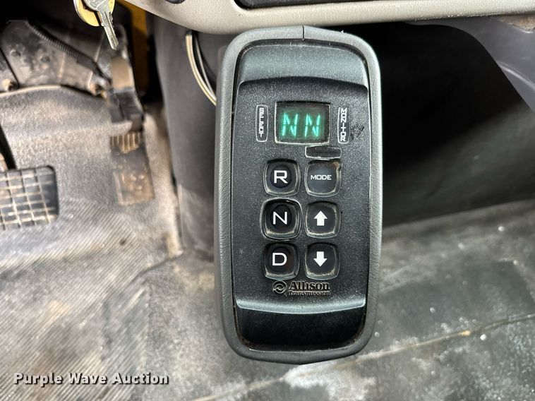 image for item DY0349 2010 International 7500  dump truck