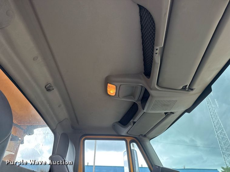 image for item DY0349 2010 International 7500  dump truck