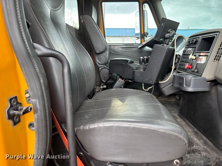 image for item DY0349 2010 International 7500  dump truck