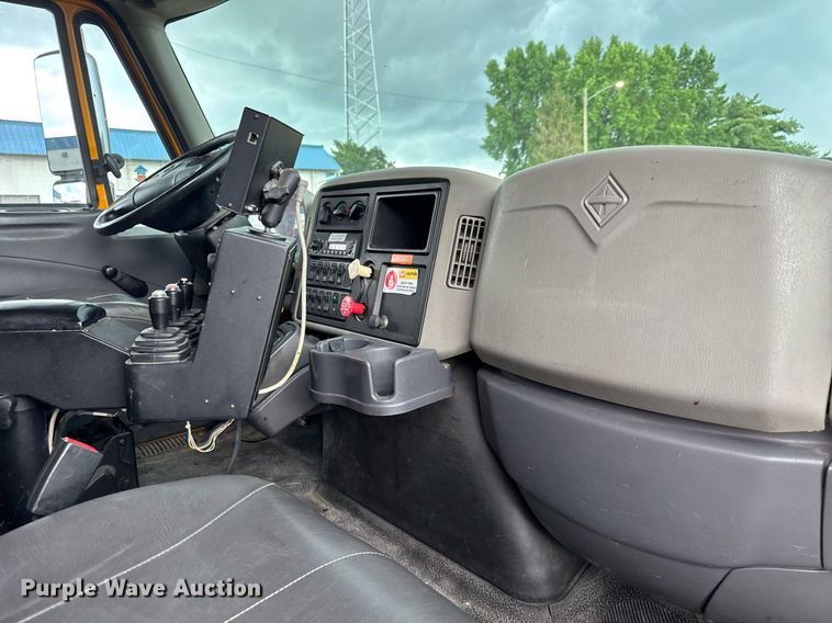 image for item DY0349 2010 International 7500  dump truck