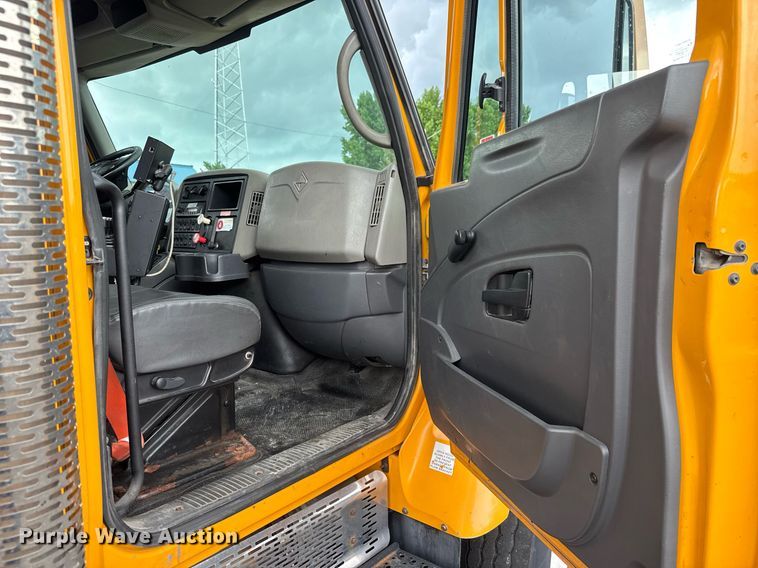 image for item DY0349 2010 International 7500  dump truck