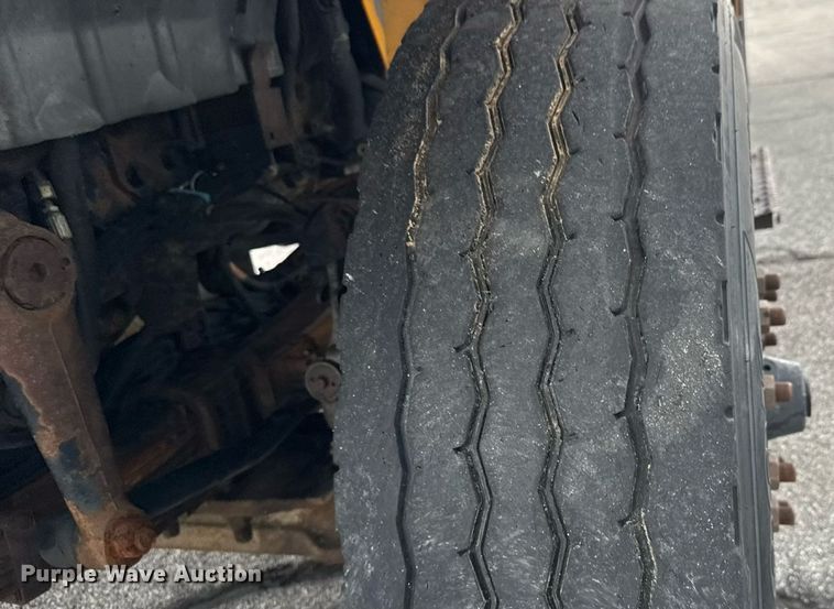 image for item DY0349 2010 International 7500  dump truck