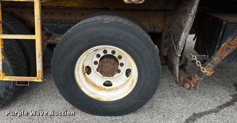 image for item DY0349 2010 International 7500  dump truck