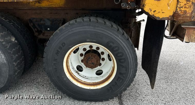 image for item DY0349 2010 International 7500  dump truck