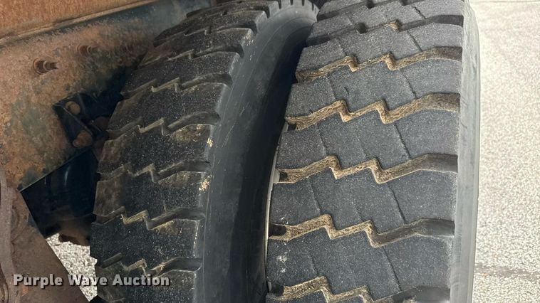 image for item DY0349 2010 International 7500  dump truck