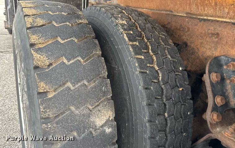 image for item DY0349 2010 International 7500  dump truck