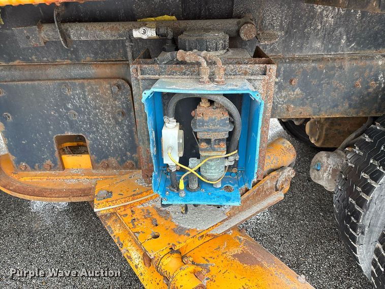 image for item DY0350 2011 International Workstar 7500 dump truck