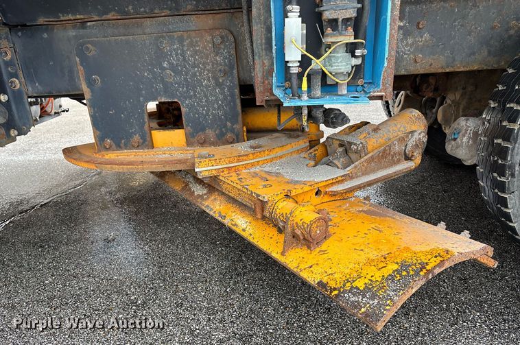 image for item DY0350 2011 International Workstar 7500 dump truck