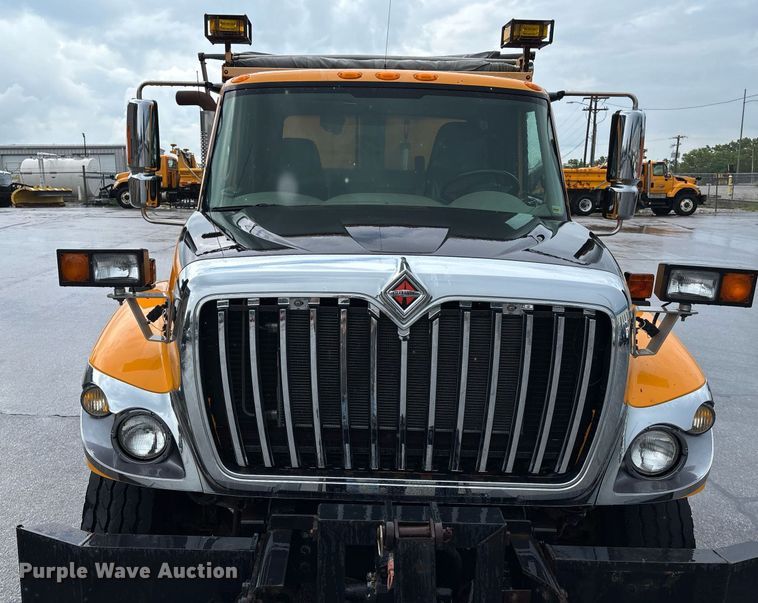 image for item DY0350 2011 International Workstar 7500 dump truck