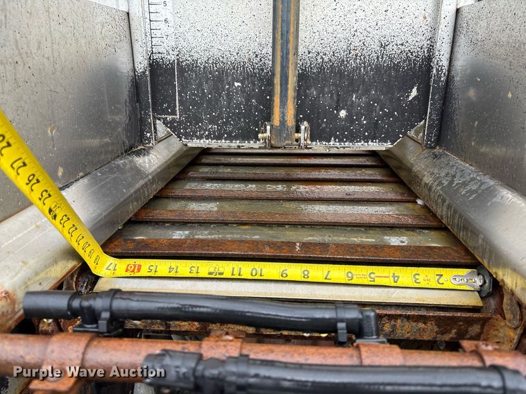 image for item DY0350 2011 International Workstar 7500 dump truck