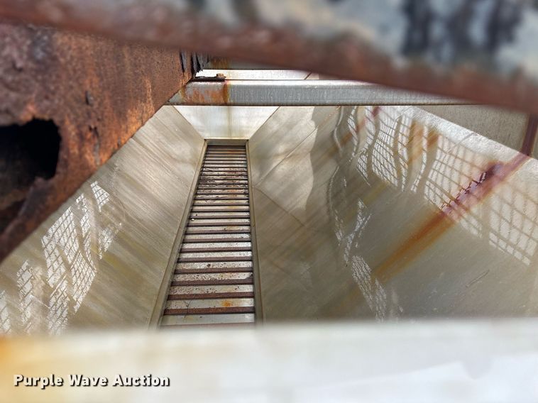 image for item DY0350 2011 International Workstar 7500 dump truck