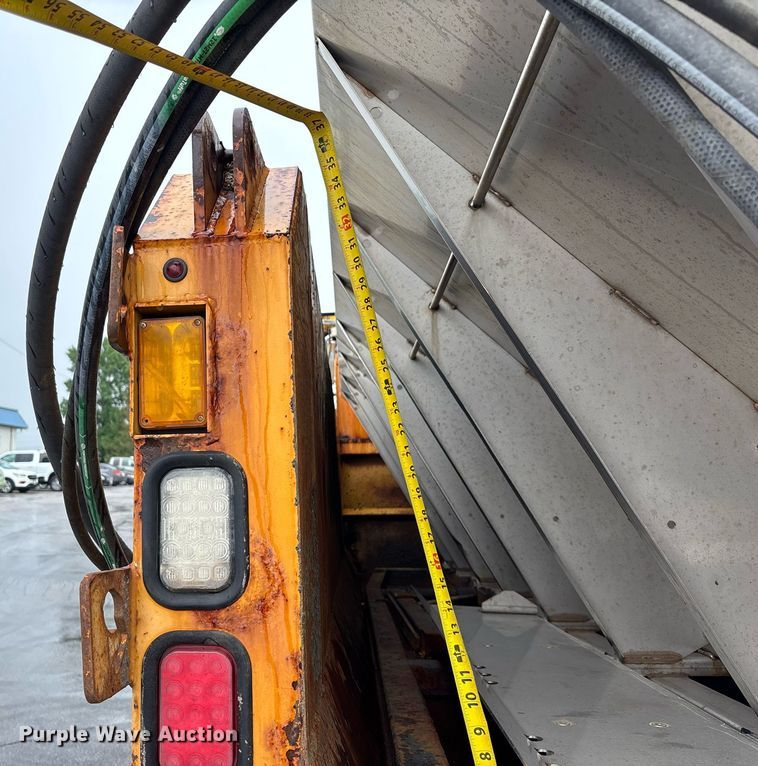 image for item DY0350 2011 International Workstar 7500 dump truck