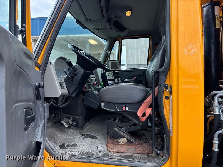 image for item DY0350 2011 International Workstar 7500 dump truck