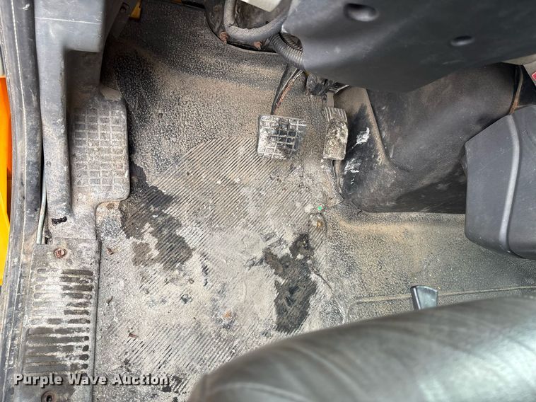 image for item DY0350 2011 International Workstar 7500 dump truck