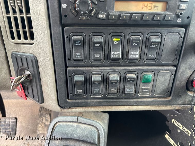 image for item DY0350 2011 International Workstar 7500 dump truck