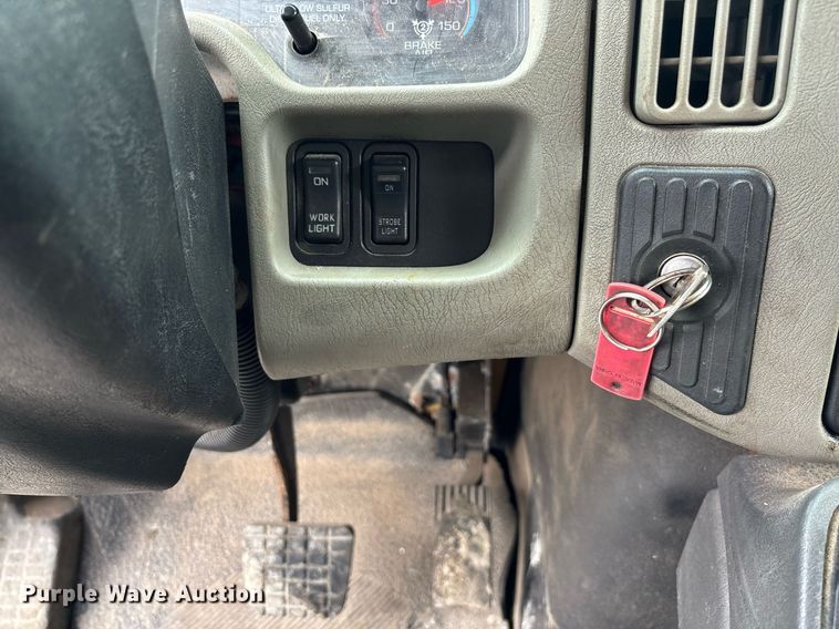 image for item DY0350 2011 International Workstar 7500 dump truck