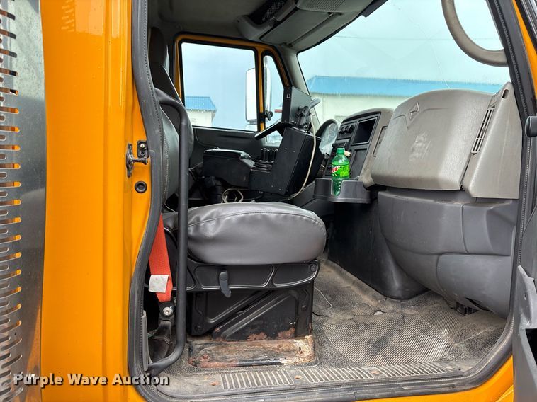 image for item DY0350 2011 International Workstar 7500 dump truck