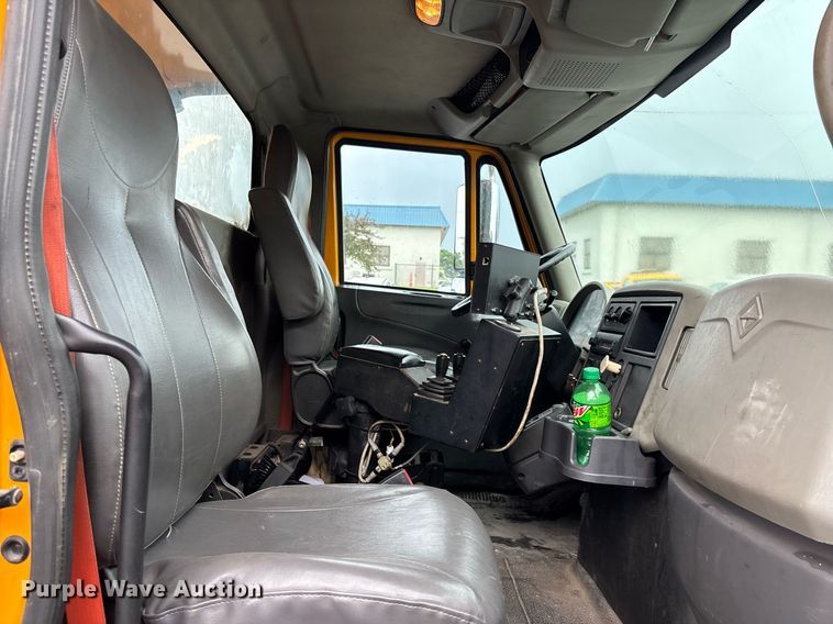 image for item DY0350 2011 International Workstar 7500 dump truck