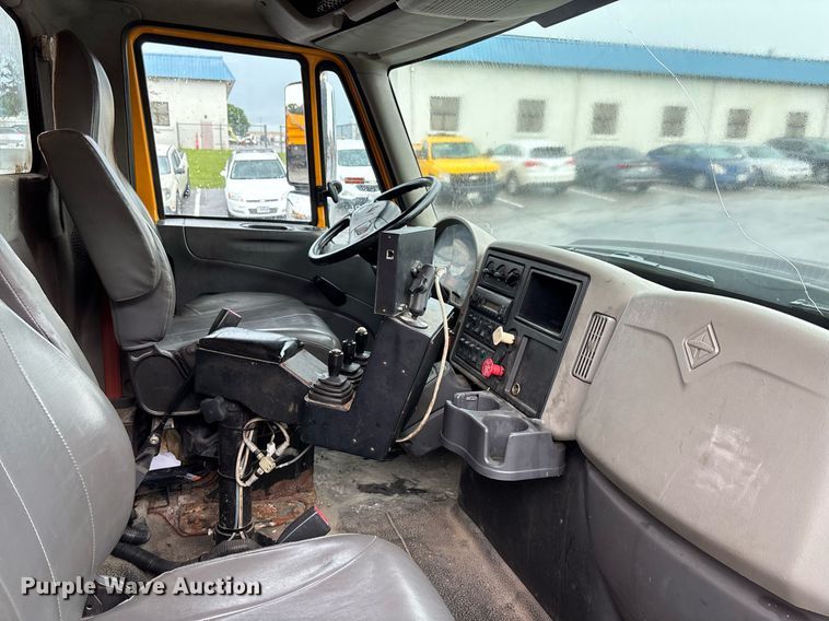 image for item DY0350 2011 International Workstar 7500 dump truck