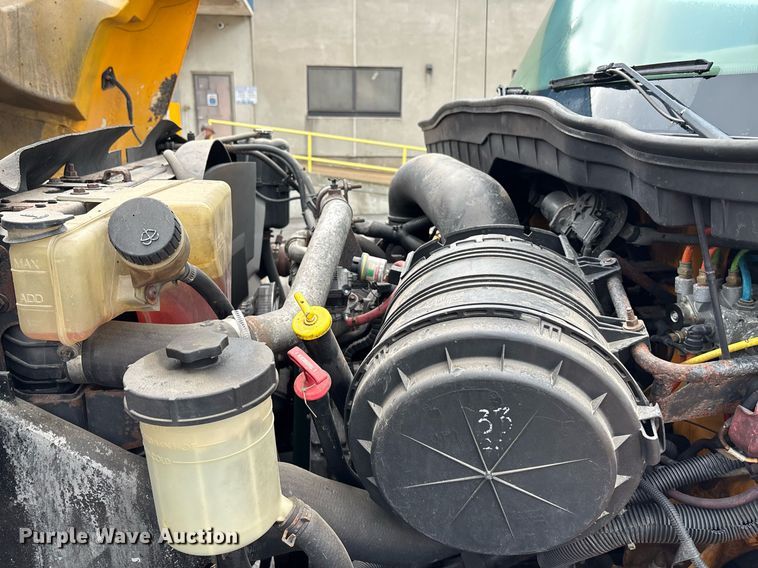 image for item DY0350 2011 International Workstar 7500 dump truck