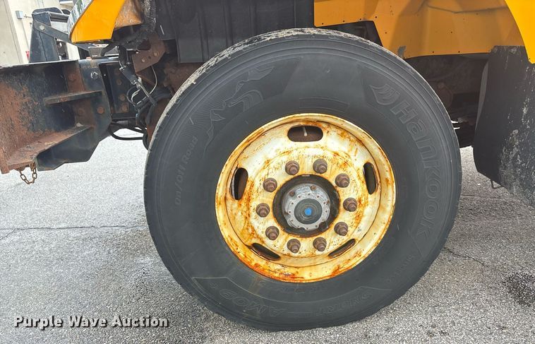 image for item DY0350 2011 International Workstar 7500 dump truck