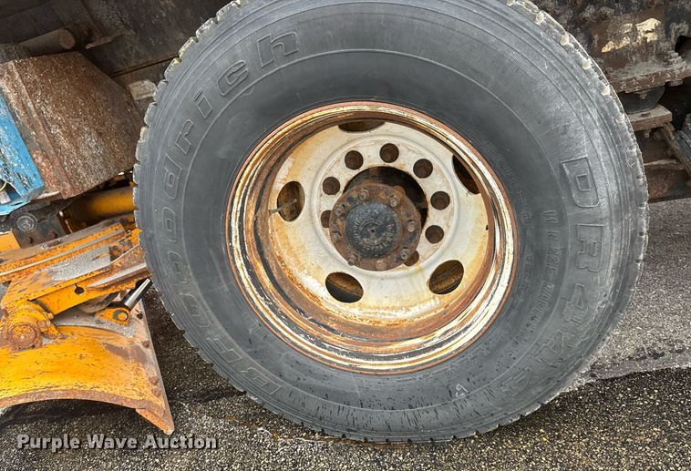 image for item DY0350 2011 International Workstar 7500 dump truck