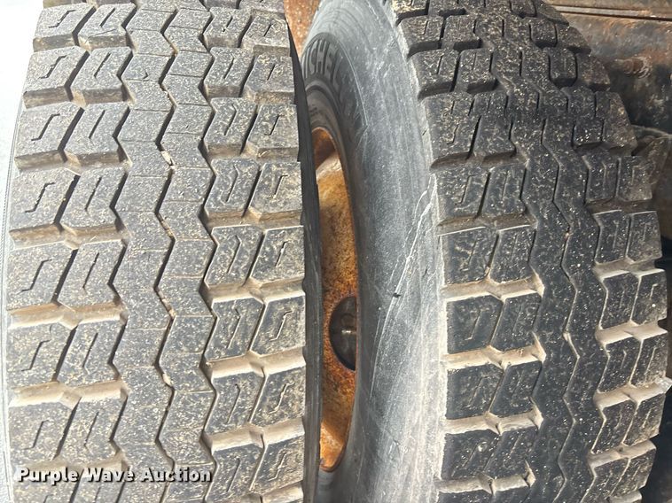 image for item DY0350 2011 International Workstar 7500 dump truck