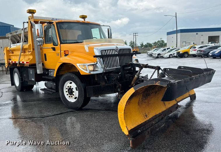 image for item DY0351 2006 International 7400 dump truck