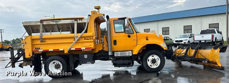 image for item DY0351 2006 International 7400 dump truck