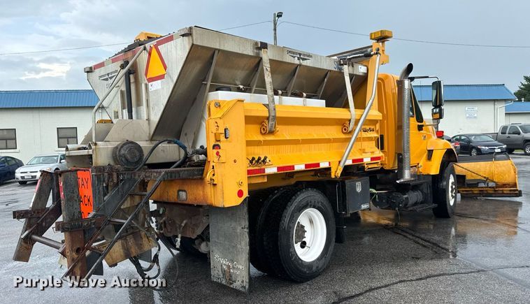 image for item DY0351 2006 International 7400 dump truck