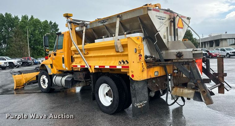 image for item DY0351 2006 International 7400 dump truck