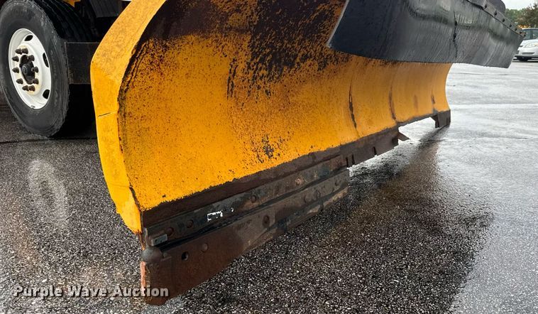 image for item DY0351 2006 International 7400 dump truck