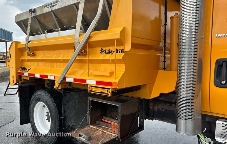 image for item DY0351 2006 International 7400 dump truck