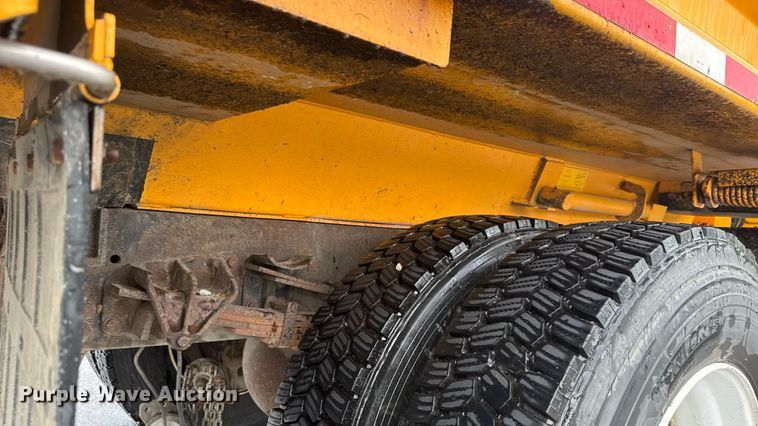 image for item DY0351 2006 International 7400 dump truck