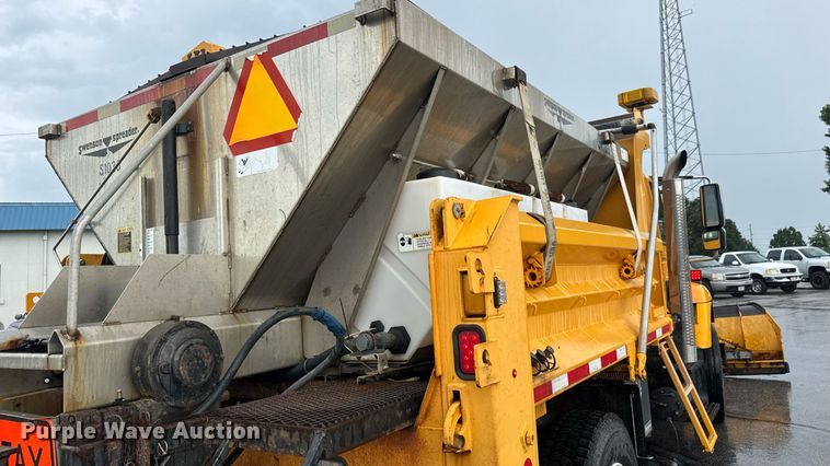 image for item DY0351 2006 International 7400 dump truck