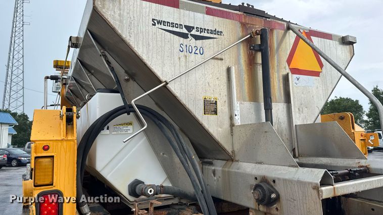 image for item DY0351 2006 International 7400 dump truck