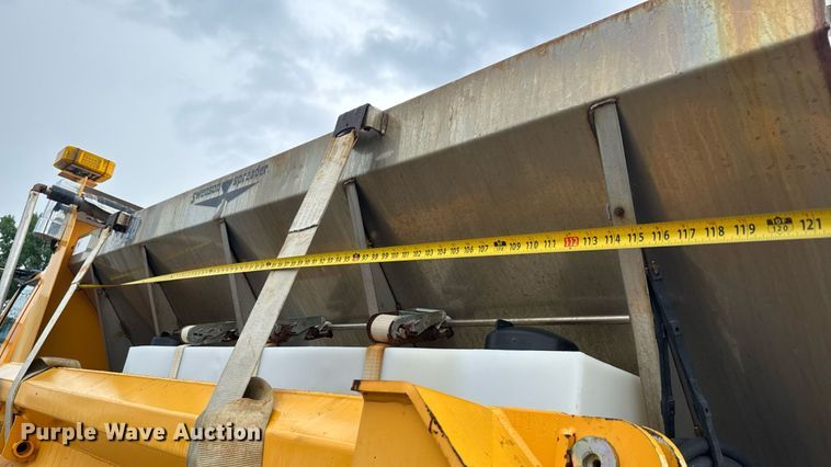 image for item DY0351 2006 International 7400 dump truck