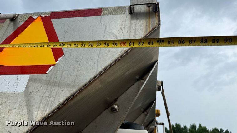 image for item DY0351 2006 International 7400 dump truck