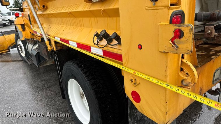 image for item DY0351 2006 International 7400 dump truck