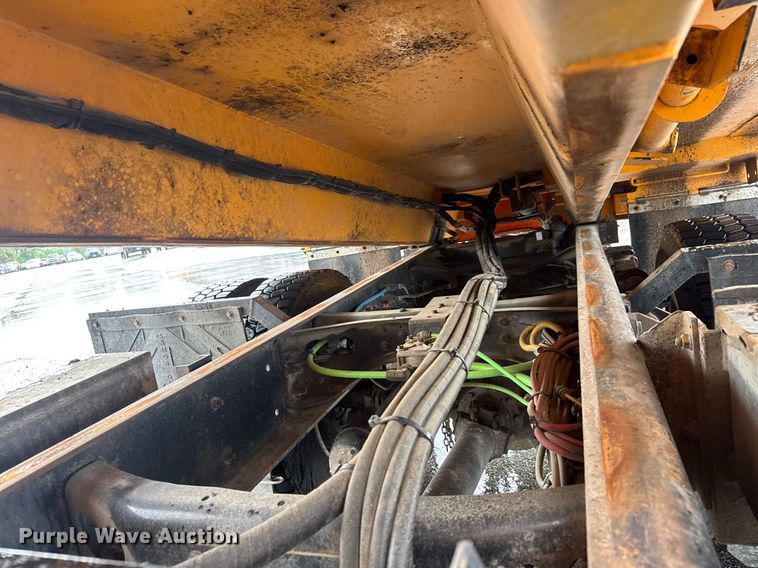 image for item DY0351 2006 International 7400 dump truck