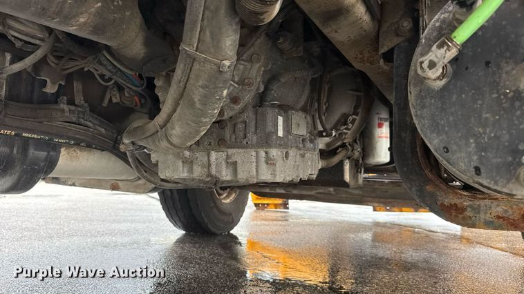 image for item DY0351 2006 International 7400 dump truck