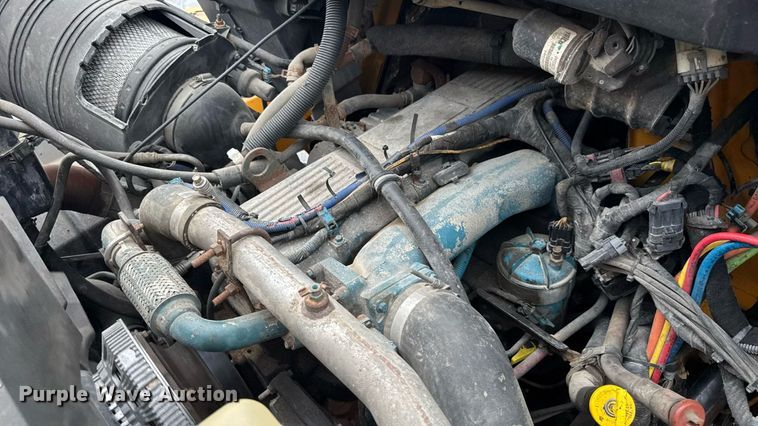 image for item DY0351 2006 International 7400 dump truck