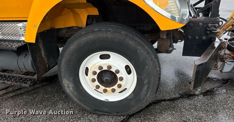 image for item DY0351 2006 International 7400 dump truck