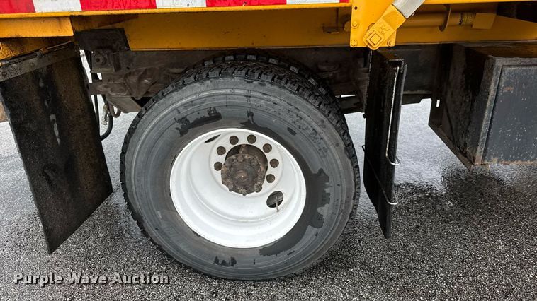 image for item DY0351 2006 International 7400 dump truck